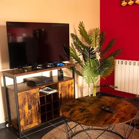 Cosy 2-bedroom In The Center Of *